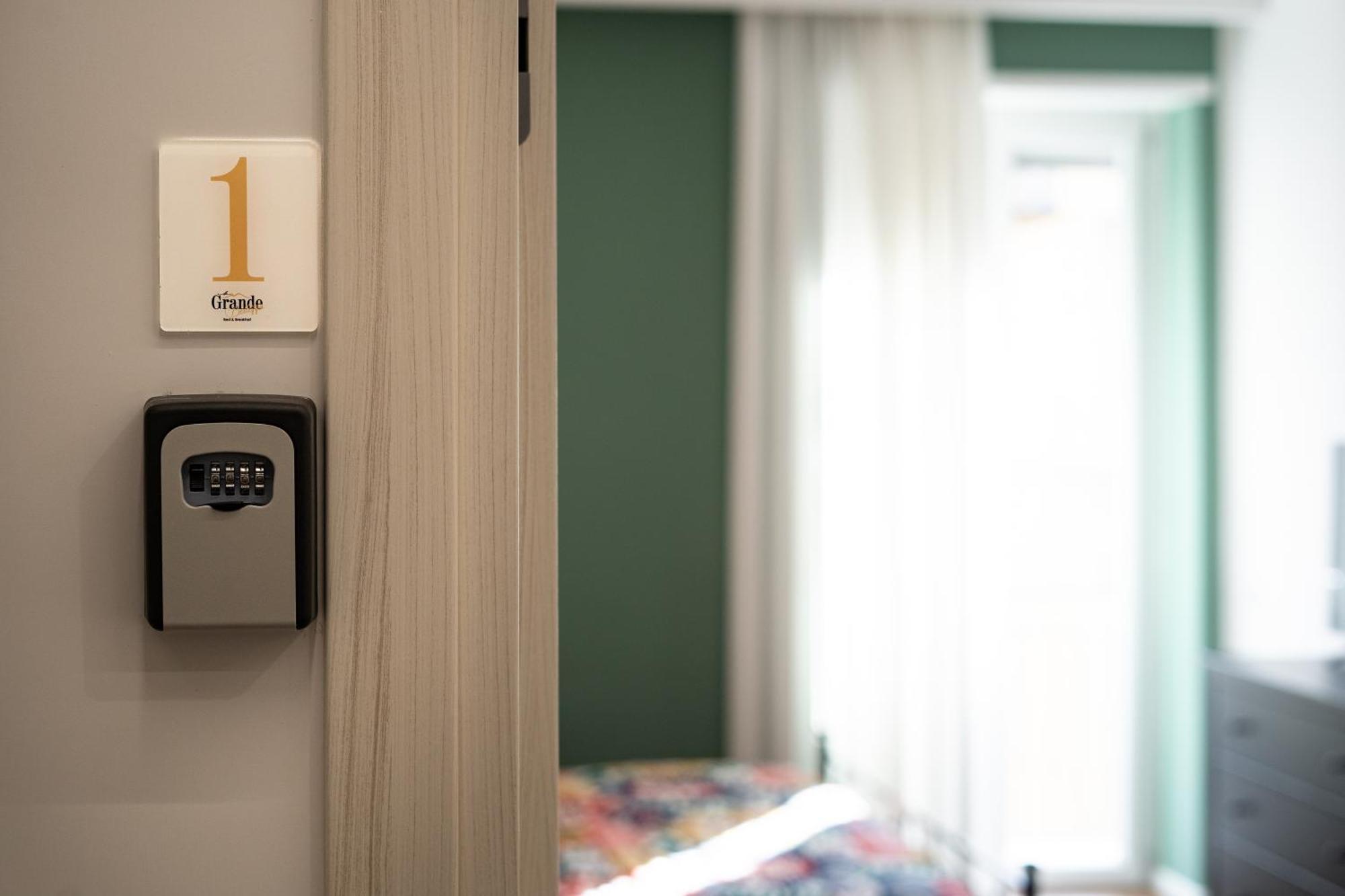 La Grande Bellezza Bed & Breakfast Naples Luaran gambar